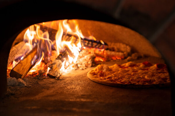 baking-pizza-wood-fired-oven (2)